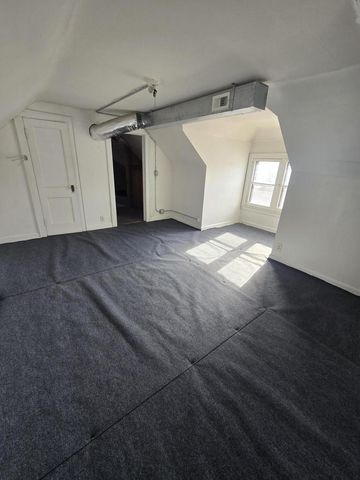 1722 S Layton BOULEVARD, Milwaukee, WI 53215