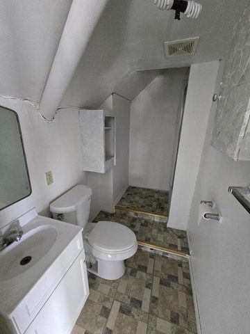 1722 S Layton BOULEVARD, Milwaukee, WI 53215