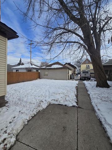 1722 S Layton BOULEVARD, Milwaukee, WI 53215