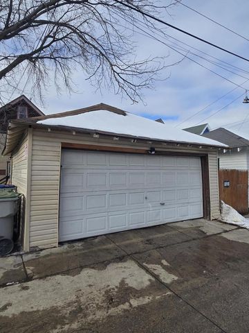 1722 S Layton BOULEVARD, Milwaukee, WI 53215