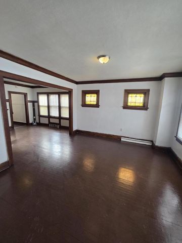 1722 S Layton BOULEVARD, Milwaukee, WI 53215