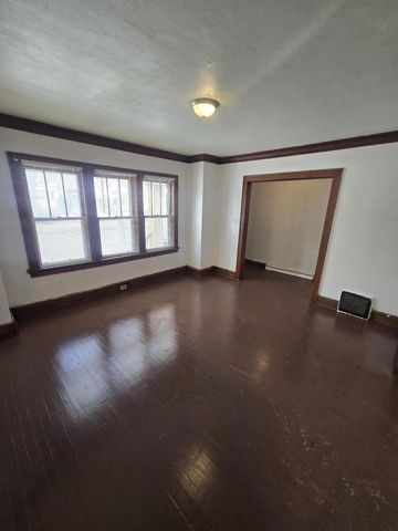 1722 S Layton BOULEVARD, Milwaukee, WI 53215