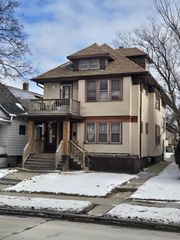 1722 S Layton BOULEVARD, Milwaukee, WI 53215
