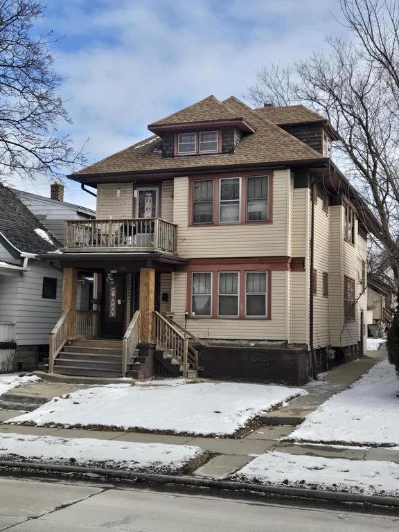 1722 S Layton BOULEVARD, Milwaukee, WI 53215