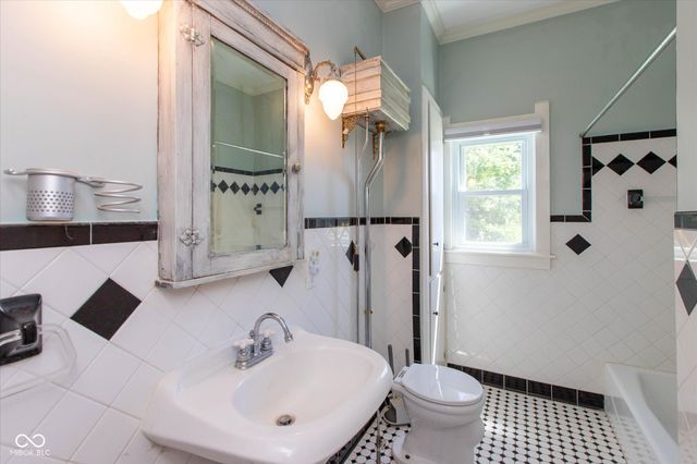6862 Travis Road, Greenwood, IN 46143