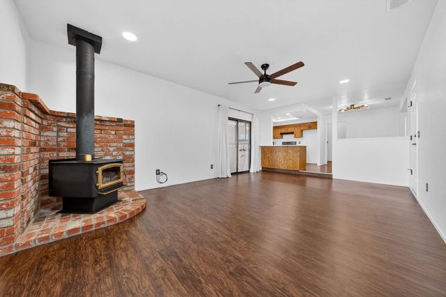 2867 Camulos Way, Redding, CA 96002