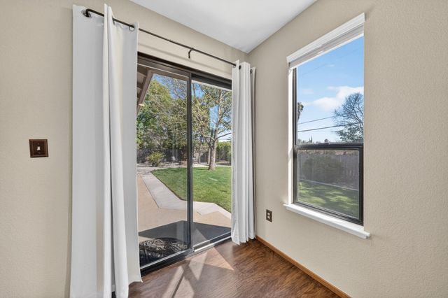 2867 Camulos Way, Redding, CA 96002