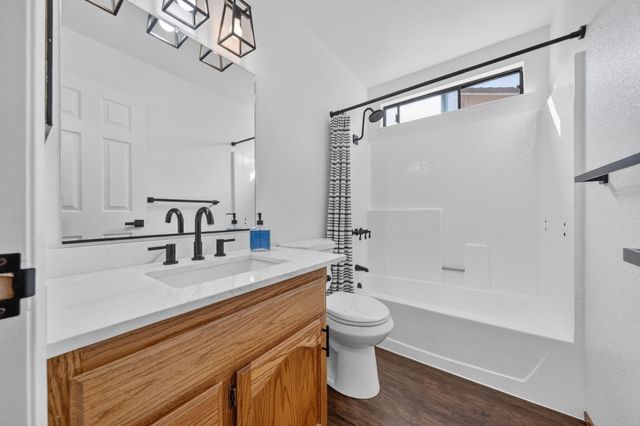 2867 Camulos Way, Redding, CA 96002