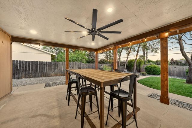 2867 Camulos Way, Redding, CA 96002