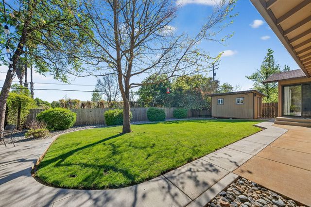 2867 Camulos Way, Redding, CA 96002