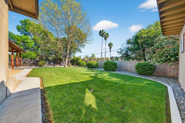 2867 Camulos Way, Redding, CA 96002