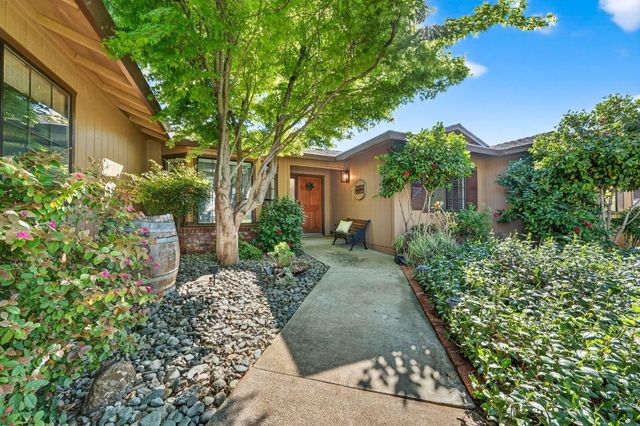 2867 Camulos Way, Redding, CA 96002