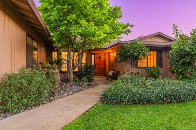 2867 Camulos Way, Redding, CA 96002