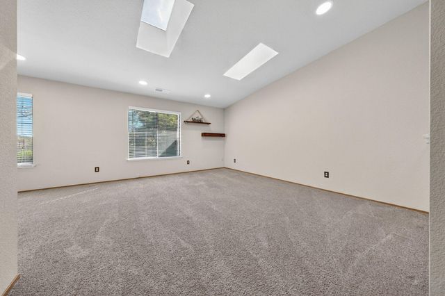 2867 Camulos Way, Redding, CA 96002