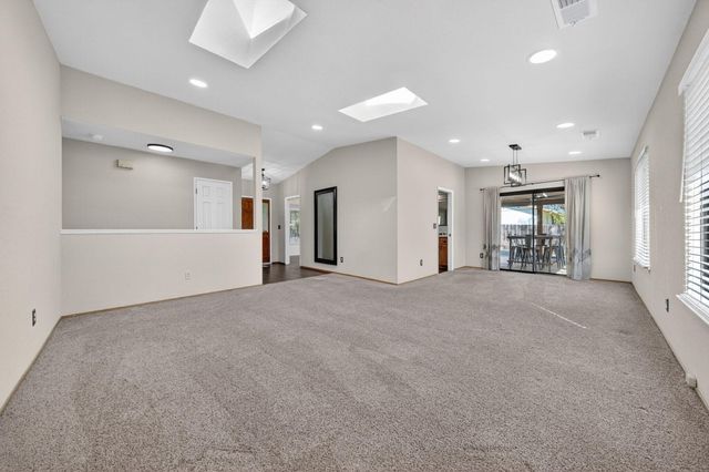 2867 Camulos Way, Redding, CA 96002