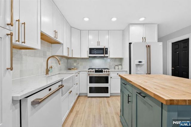 112 Bloomfield Street 1, Hoboken, NJ 07030