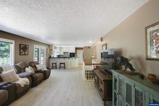 6135 Skyline Rd S, Salem, OR 97306