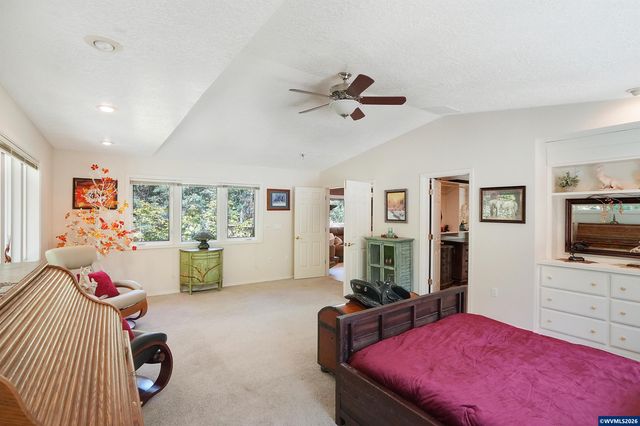 6135 Skyline Rd S, Salem, OR 97306