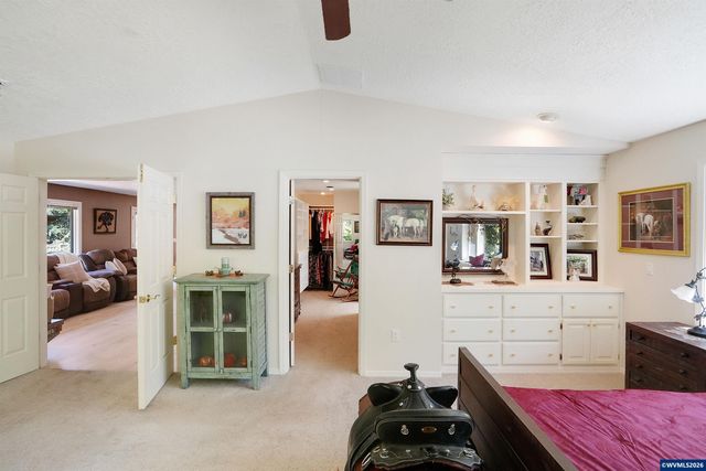 6135 Skyline Rd S, Salem, OR 97306