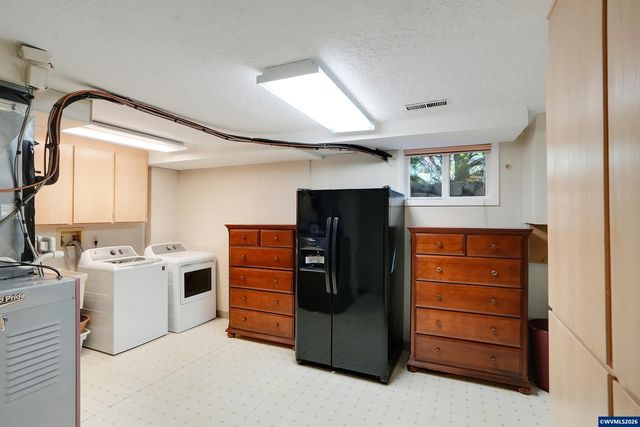 6135 Skyline Rd S, Salem, OR 97306