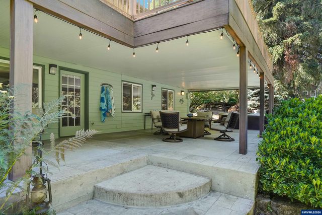 6135 Skyline Rd S, Salem, OR 97306