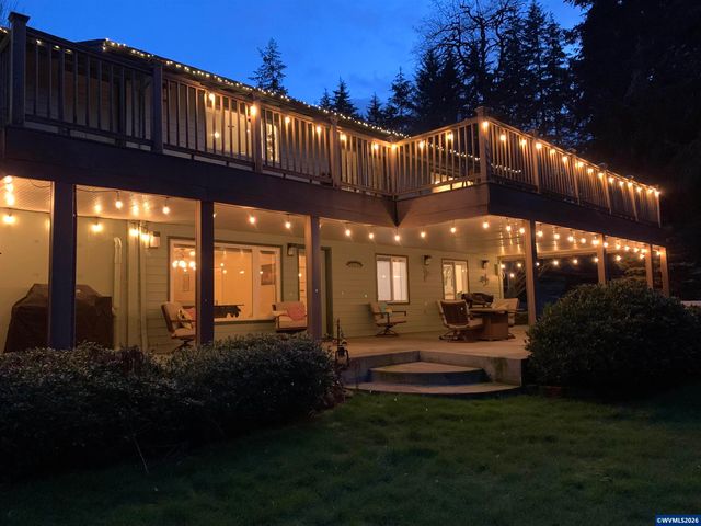 6135 Skyline Rd S, Salem, OR 97306