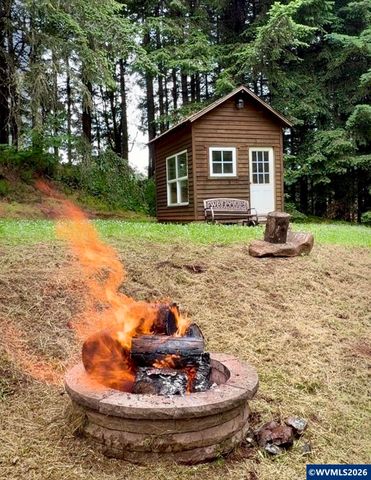 6135 Skyline Rd S, Salem, OR 97306