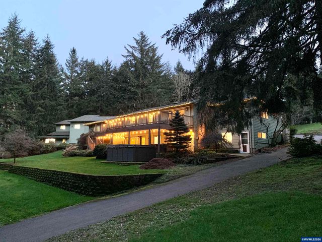 6135 Skyline Rd S, Salem, OR 97306