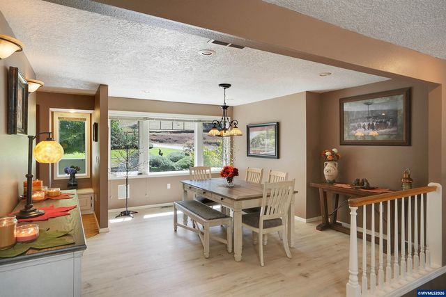 6135 Skyline Rd S, Salem, OR 97306