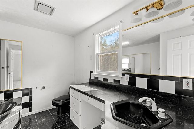 20 Dinahs Way, Wareham, MA 02571