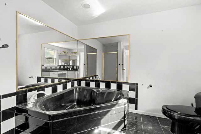 20 Dinahs Way, Wareham, MA 02571