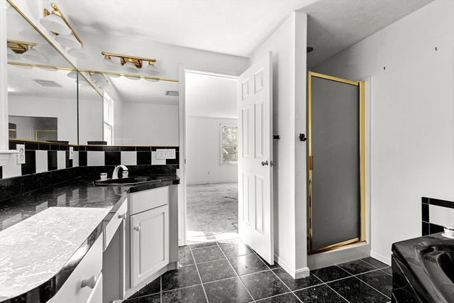20 Dinahs Way, Wareham, MA 02571