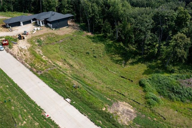 5309 Seminole Valley Trail NE, Cedar Rapids, IA 52411