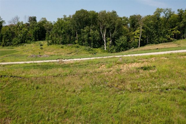 5309 Seminole Valley Trail NE, Cedar Rapids, IA 52411