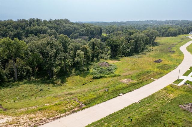 5309 Seminole Valley Trail NE, Cedar Rapids, IA 52411