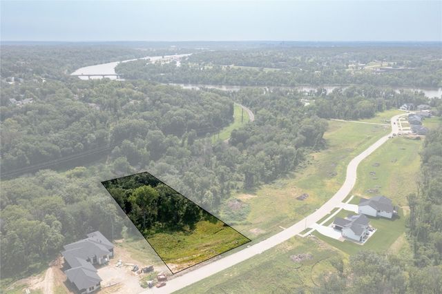 5309 Seminole Valley Trail NE, Cedar Rapids, IA 52411