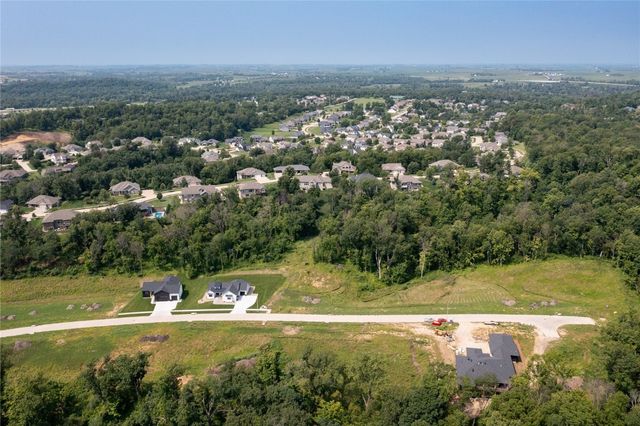 5309 Seminole Valley Trail NE, Cedar Rapids, IA 52411