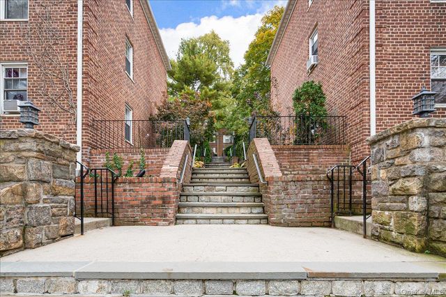14 Soundview Avenue 1, White Plains, NY 10606
