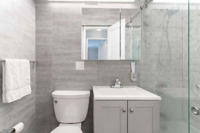 8470 129th St Apt 5R, New York City, NY 11415