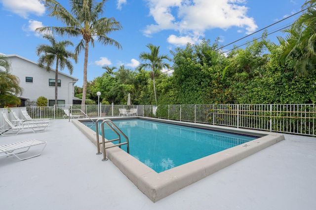 2116 NE 44TH Street, Lighthouse Point, FL 33064