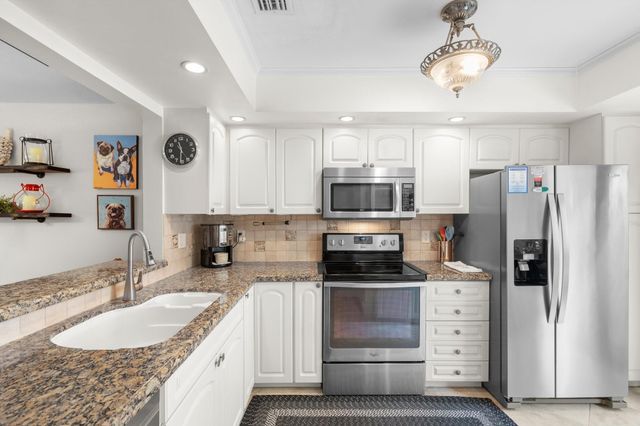 2116 NE 44TH Street, Lighthouse Point, FL 33064