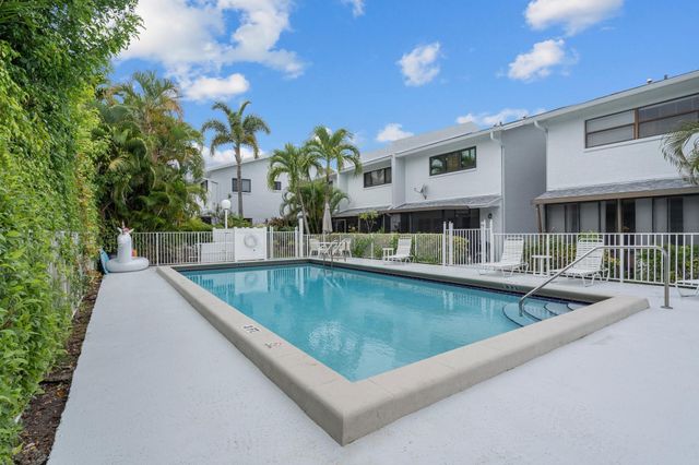 2116 NE 44TH Street, Lighthouse Point, FL 33064