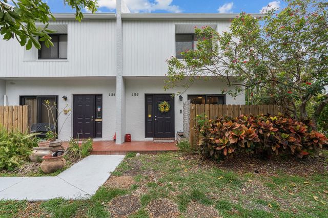2116 NE 44TH Street, Lighthouse Point, FL 33064