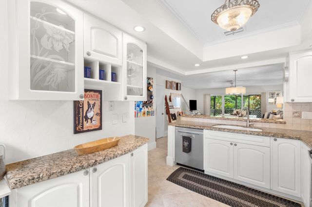 2116 NE 44TH Street, Lighthouse Point, FL 33064