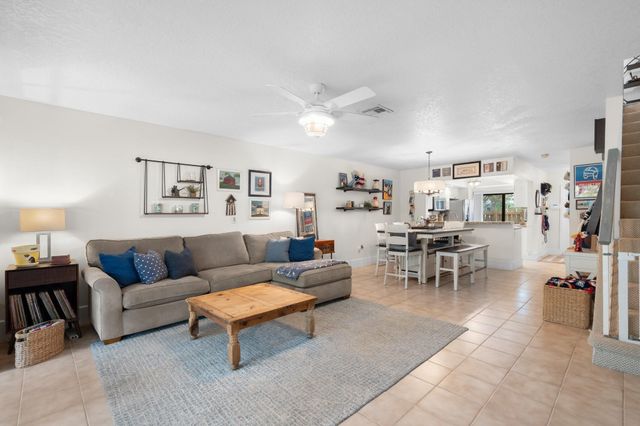 2116 NE 44TH Street, Lighthouse Point, FL 33064
