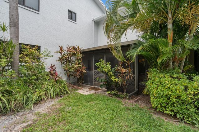 2116 NE 44TH Street, Lighthouse Point, FL 33064