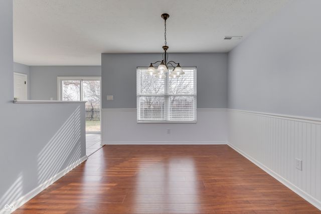 1023 Quarterhorse Run, Bargersville, IN 46106