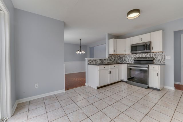 1023 Quarterhorse Run, Bargersville, IN 46106