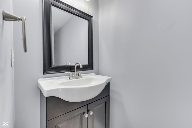 1023 Quarterhorse Run, Bargersville, IN 46106