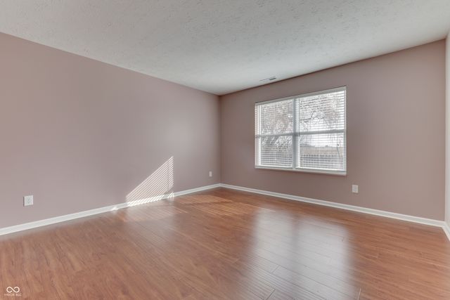 1023 Quarterhorse Run, Bargersville, IN 46106